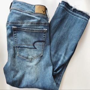 ⭐️NEW⭐️ AEO raw hem super stretch jeans (10)